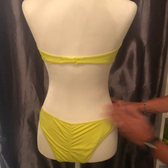 Yellow bikini set - Picture 2 of 2